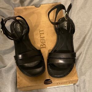 Born Women's Elegant Black Sandals
